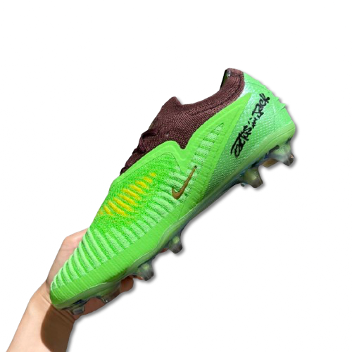 PHANTOM 01 TRAVIS SCOTT