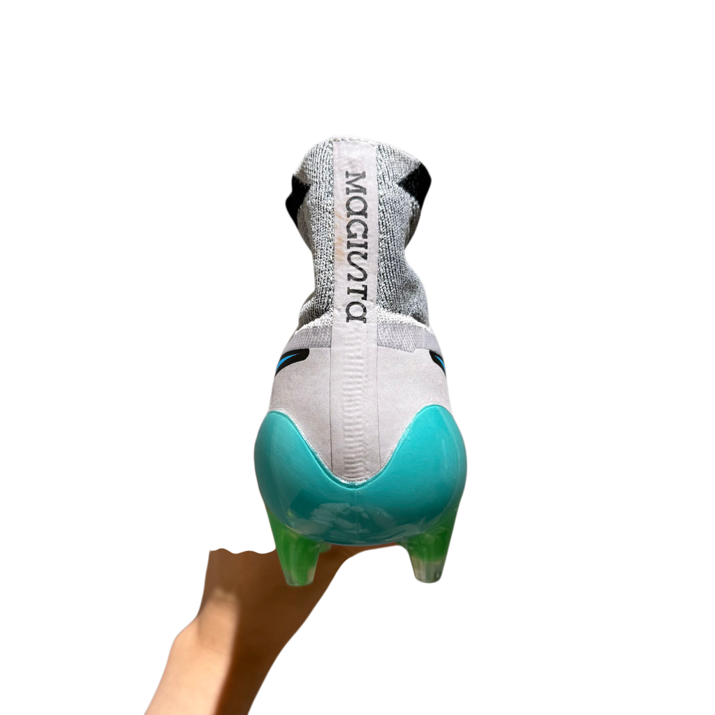 MAGISTA 02